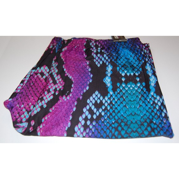 Reg One Size Creamy soft pink and blue snakeskin leggings | Snakeskin leggings - Picture 7 of 9